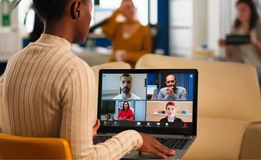 Télétravail : repenser l'organisation plutôt que débattre du retour au bureau